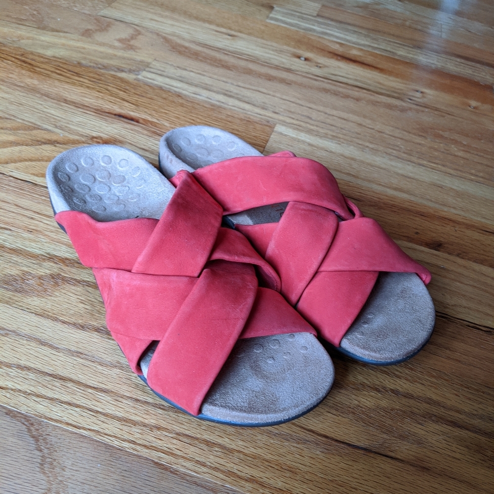 Vionic Juno Red Suede Sandals